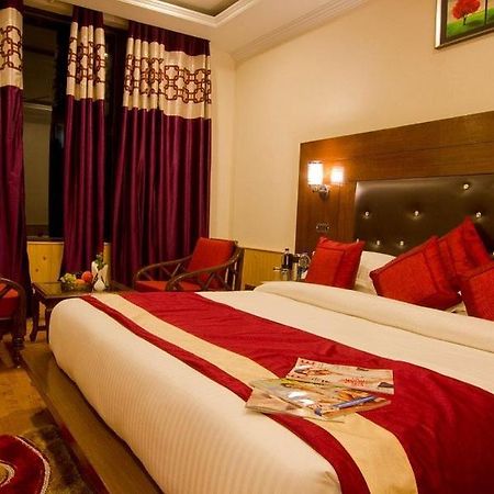 Hotel Hrs - New Delhi Railway Station Экстерьер фото