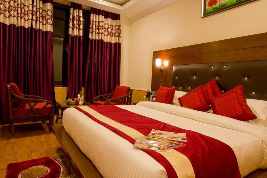 Hotel Hrs - New Delhi Railway Station Экстерьер фото